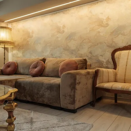 Apartment Golden Paradise