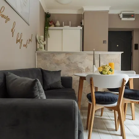 Apartament Golden Paradise *